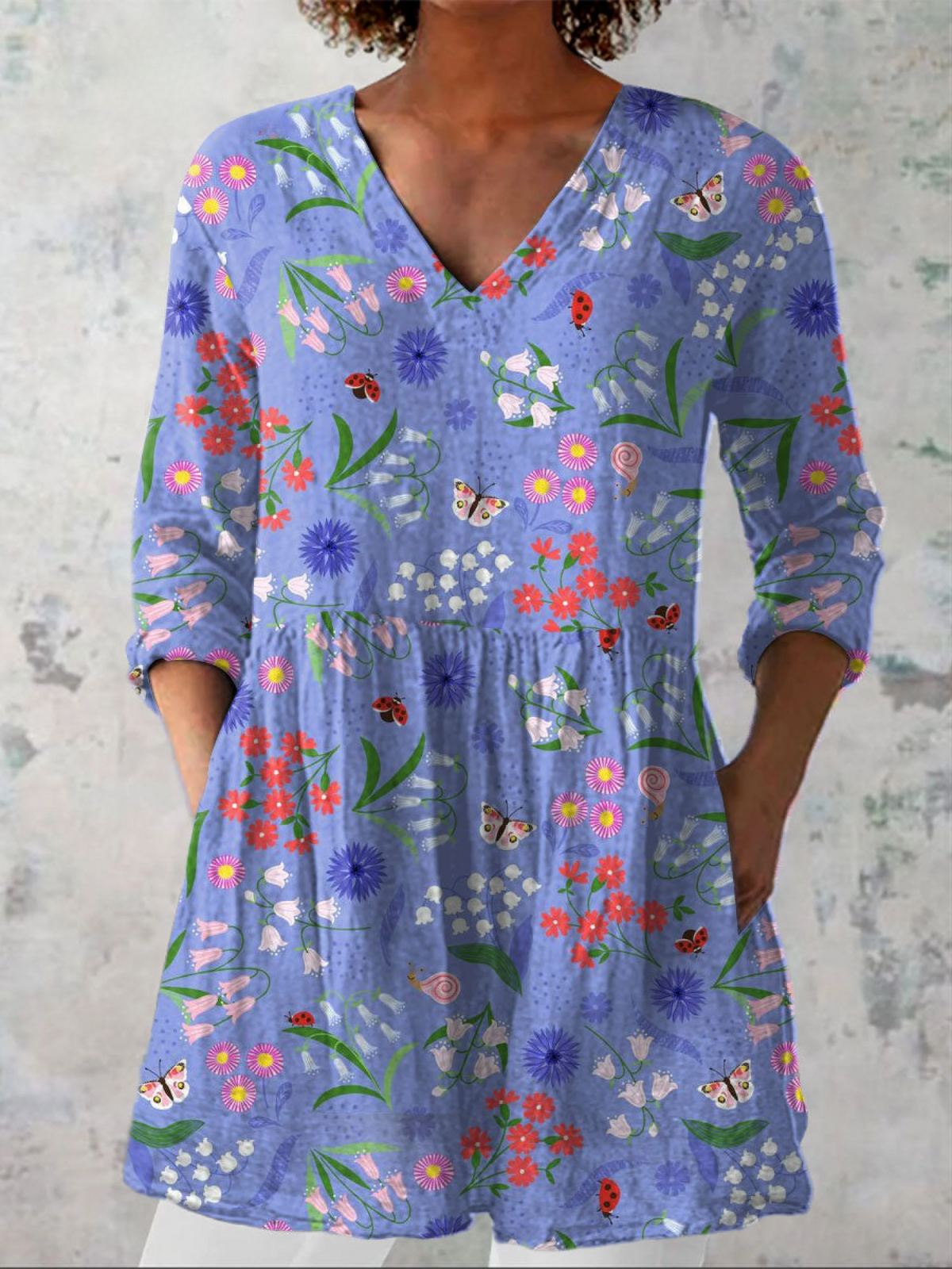 Blusa Amplia con Diseño Llamativo