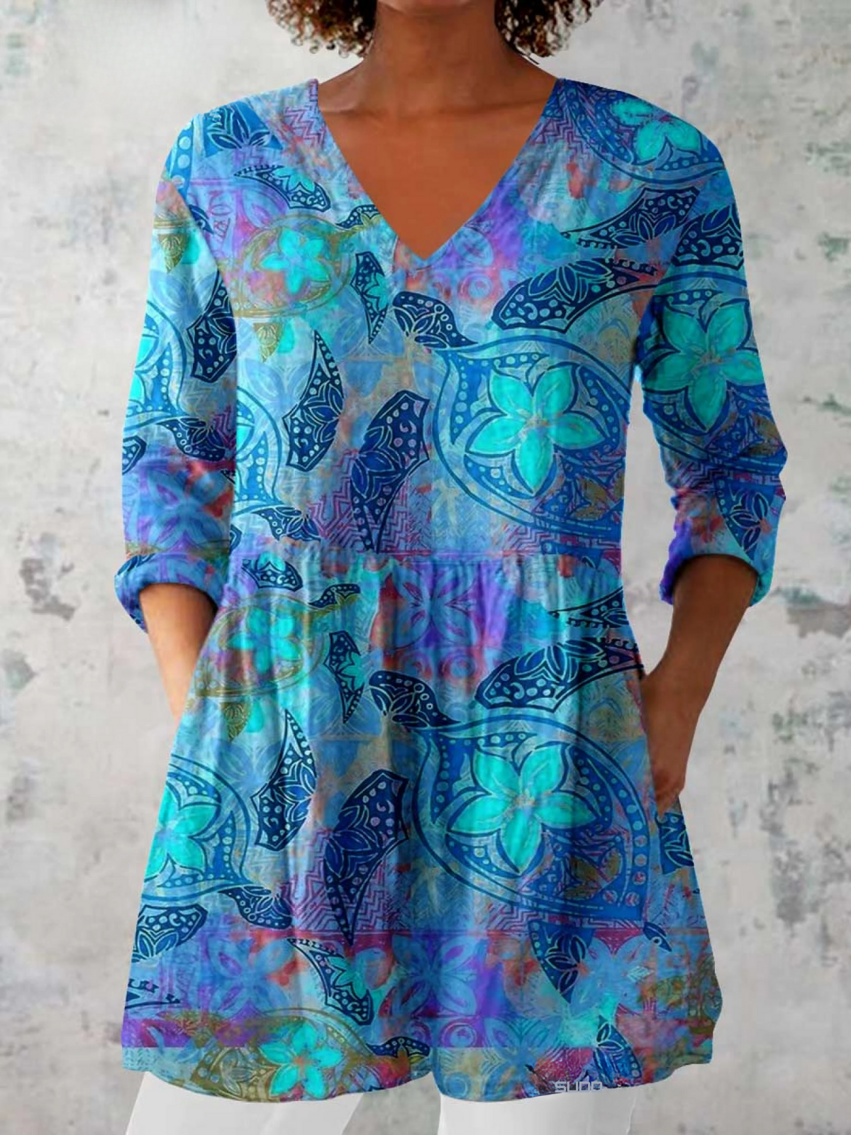 Blusa Amplia con Diseño Llamativo