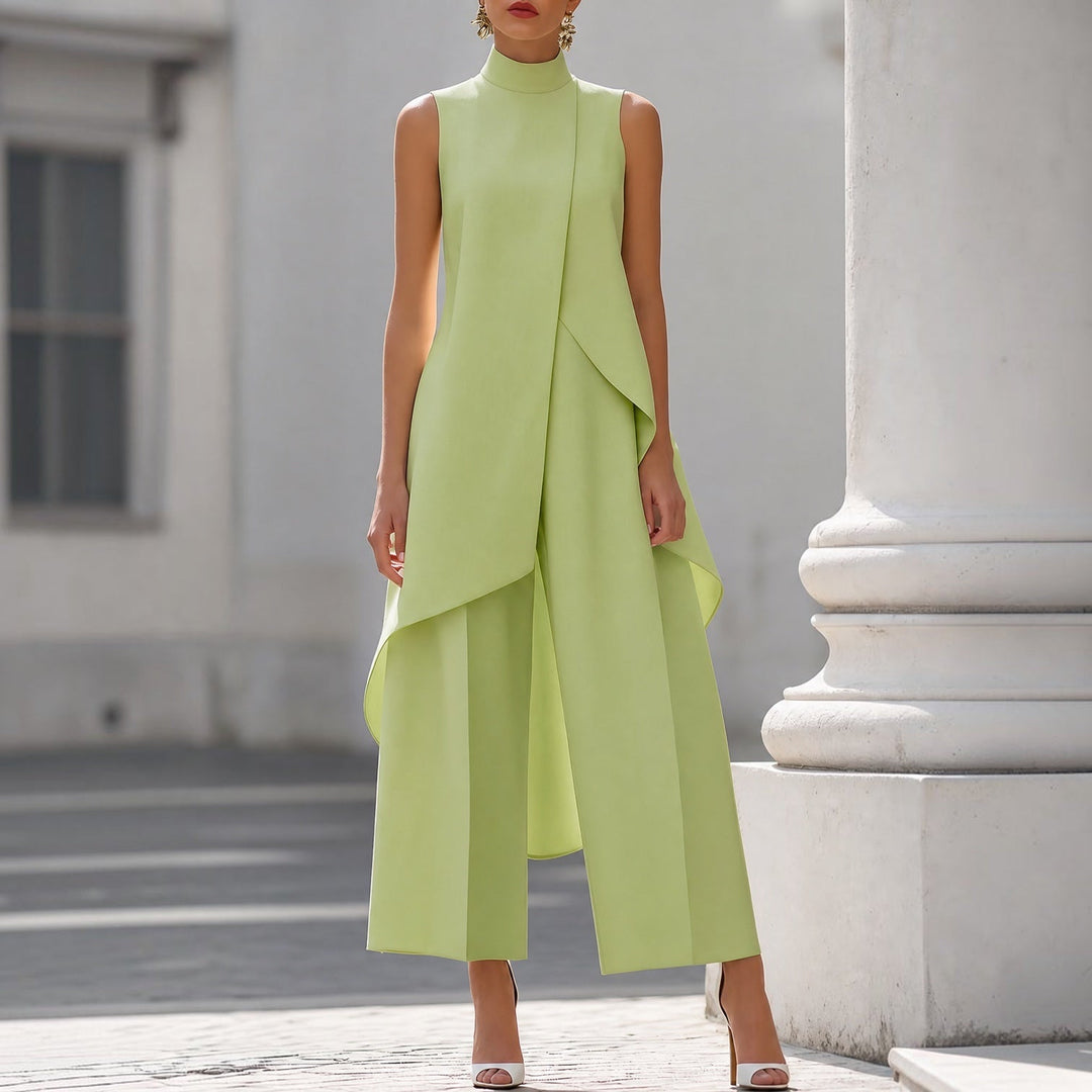 Mono Elegante de Cuello Alto y Top Drapeado