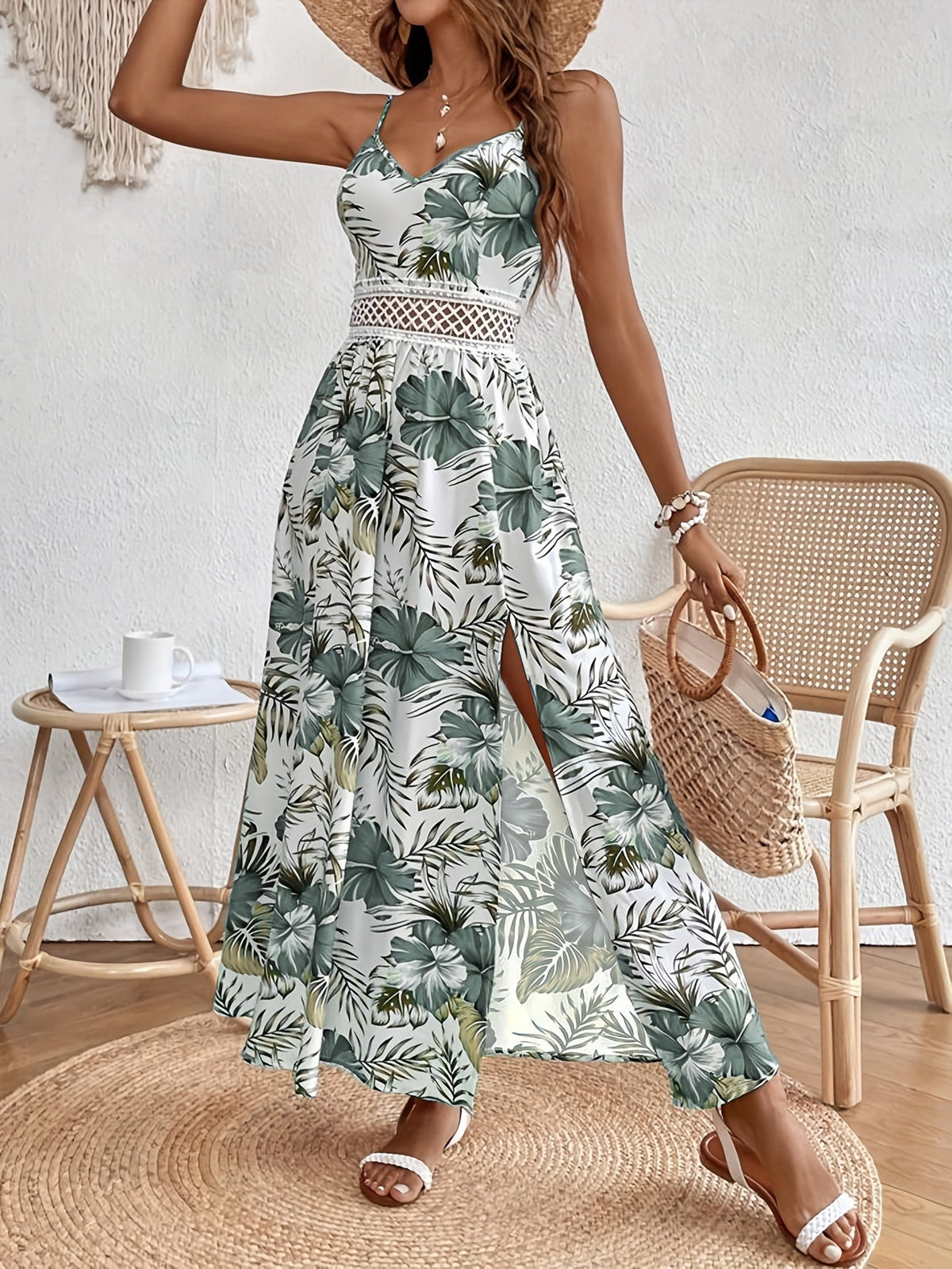 Vestido Bohemio Floral con Abertura y Tirantes Finos
