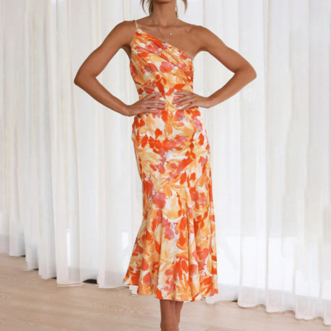 Vestido Ajustado con Estampado Floral y Drapeado Asimétrico