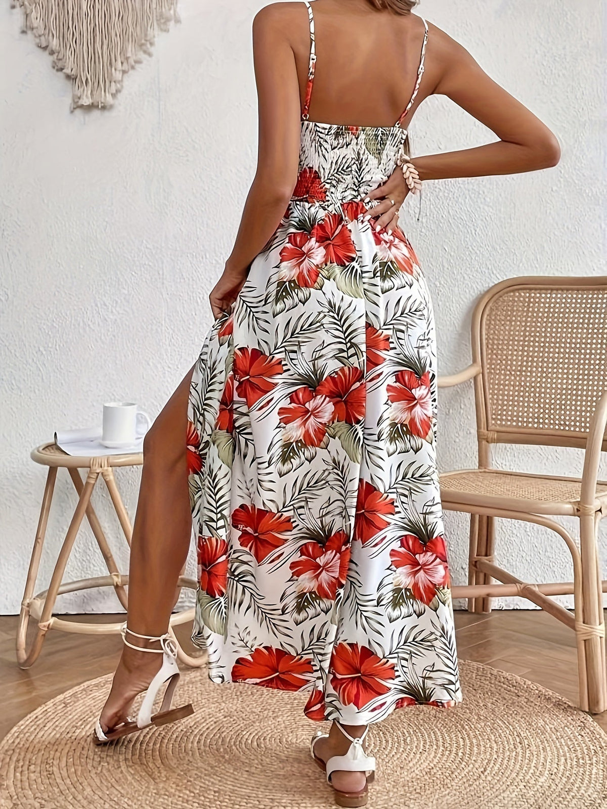 Vestido Bohemio Floral con Abertura y Tirantes Finos