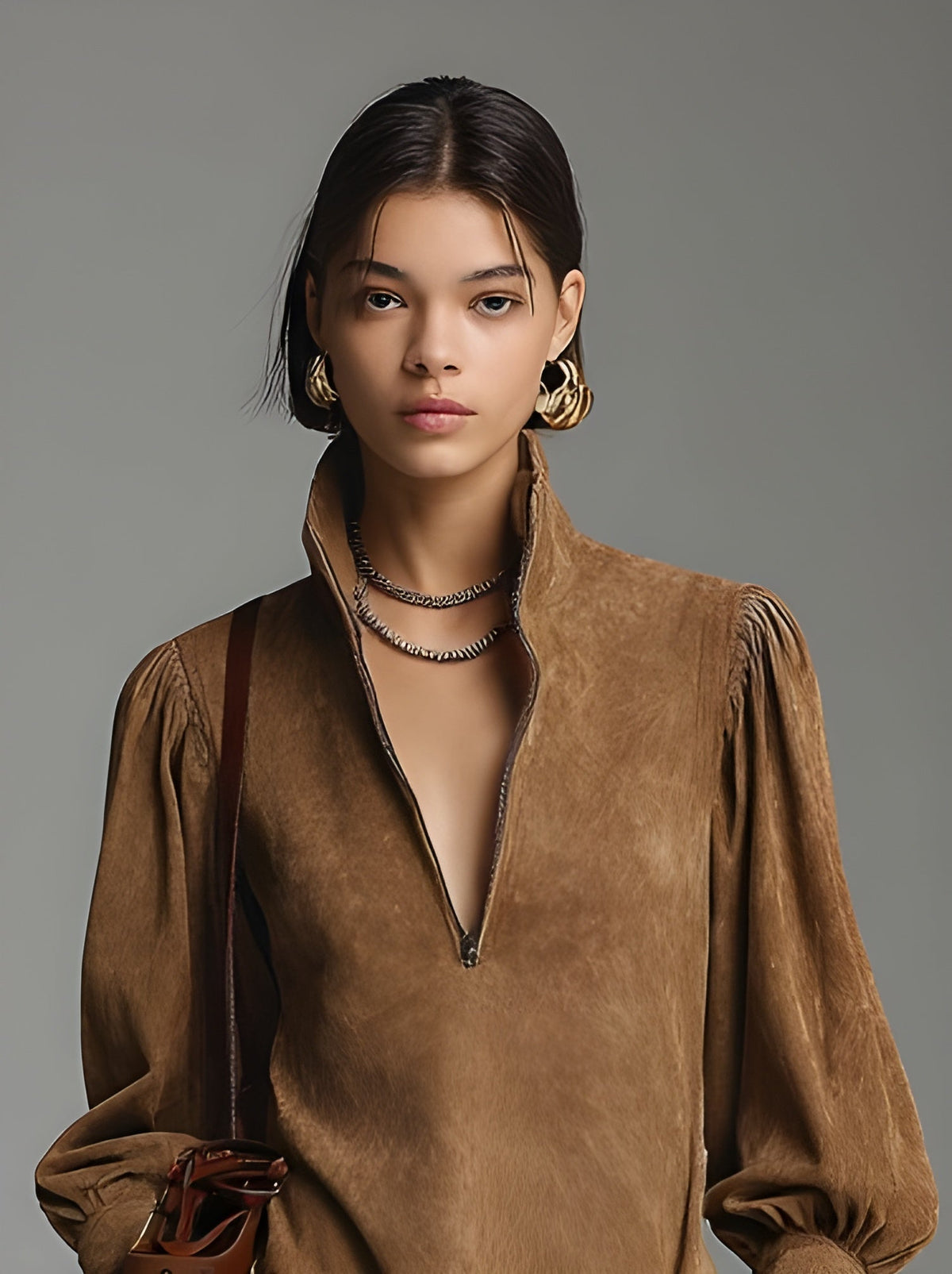 Vestido Corto Efecto Suede con Cuello Alto