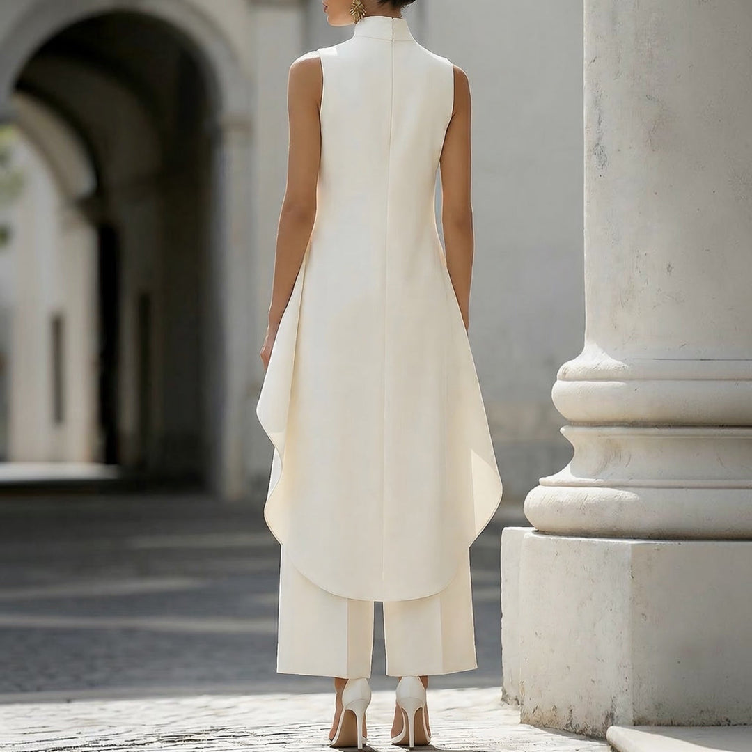 Mono Elegante de Cuello Alto y Top Drapeado