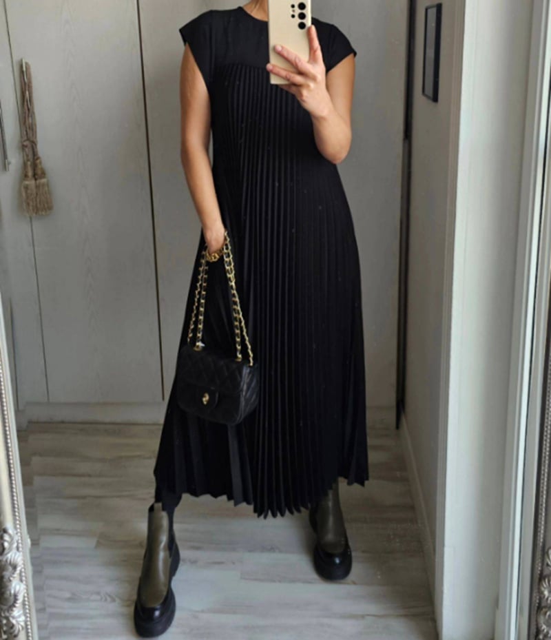 Vestido Fluido con Pliegues