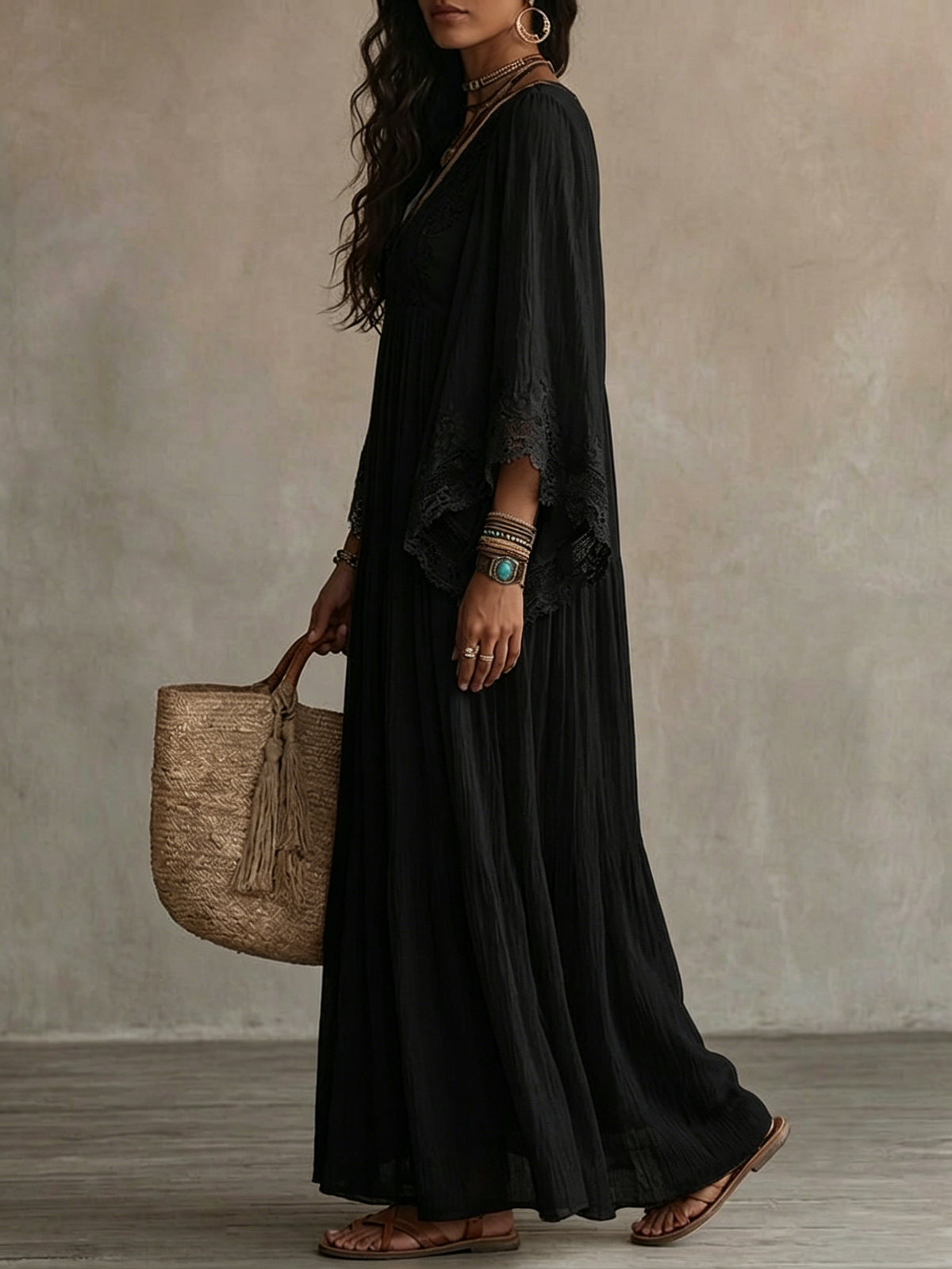 Vestido Largo Negro con Escote en V y Mangas Murciélago