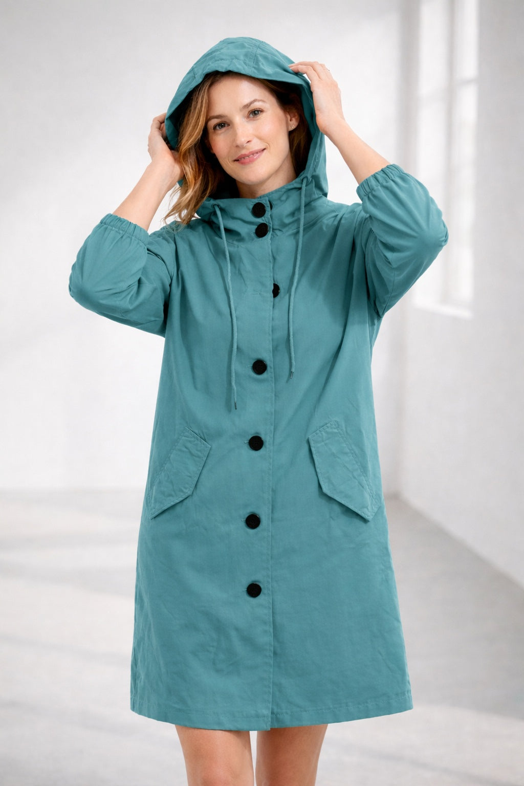 Delia | Chaqueta Larga con Capucha Mujer Botones Manga 3/4